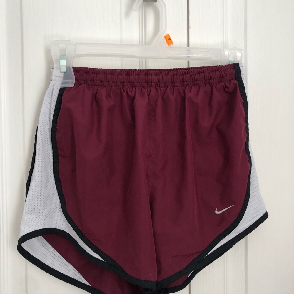 maroon nike shorts